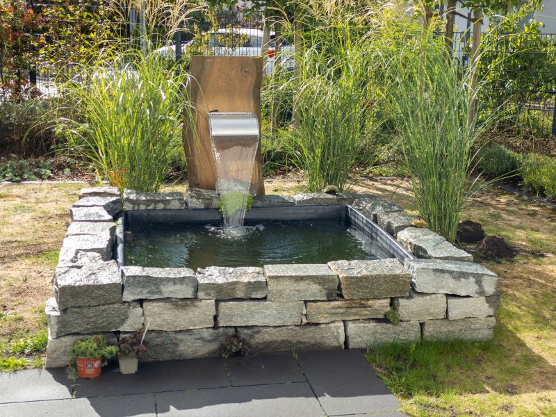 spade water features